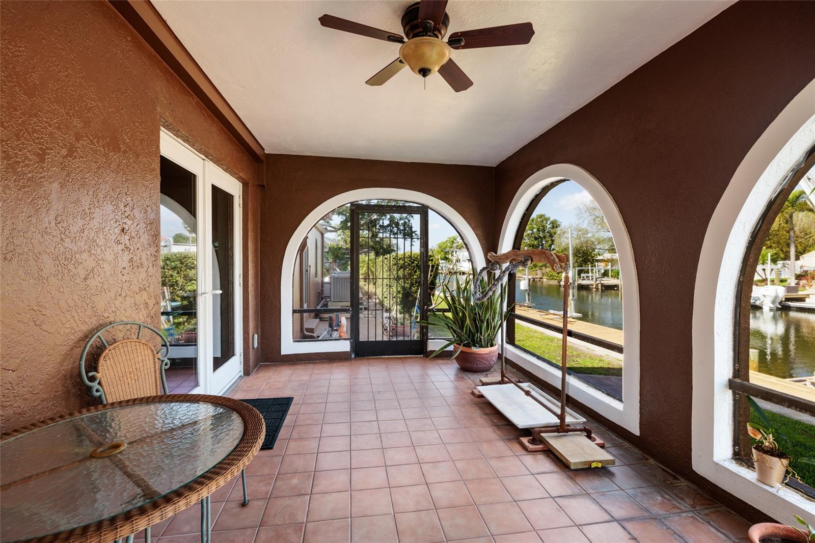 1449 45TH AVE NE, ST PETERSBURG, FL — photo 34