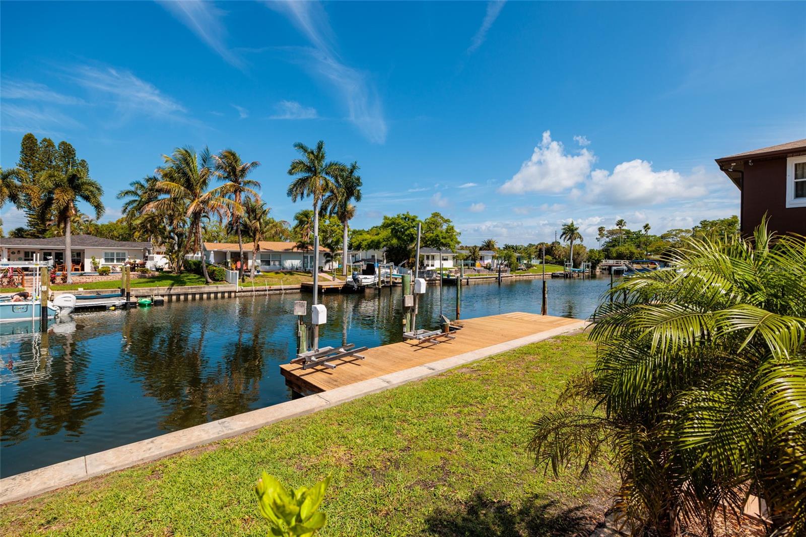 1449 45TH AVE NE, ST PETERSBURG, FL — photo 44