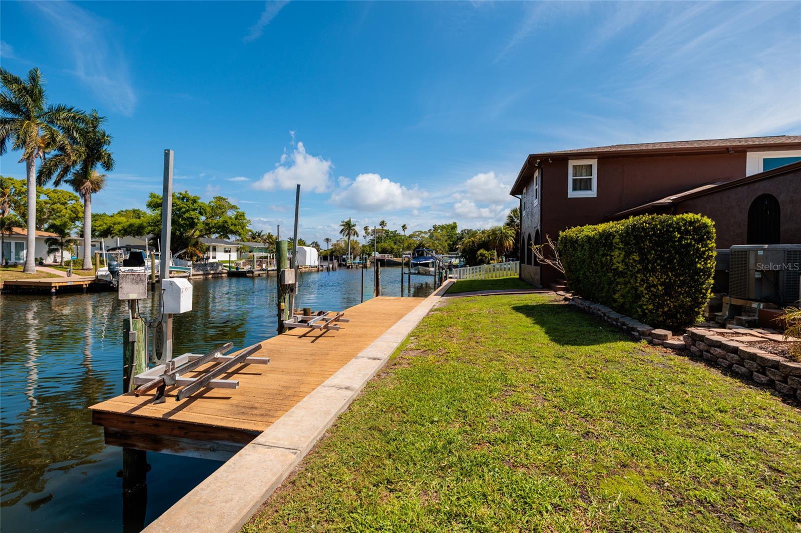 1449 45TH AVE NE, ST PETERSBURG, FL — photo 46