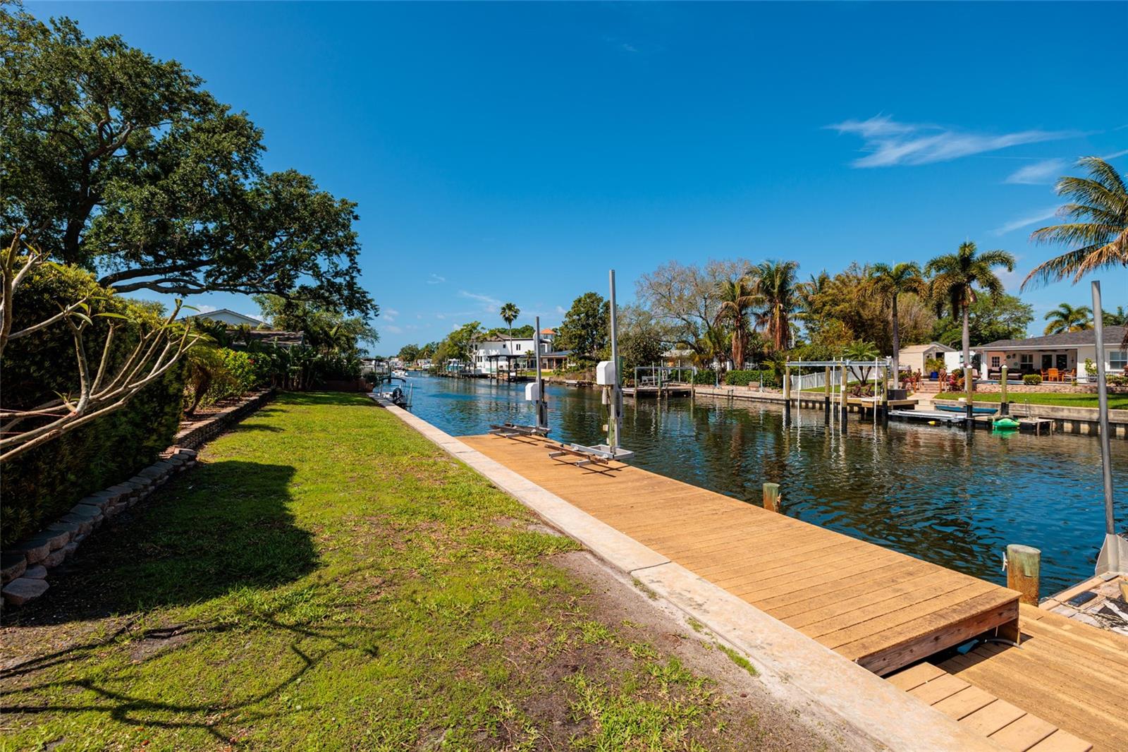 1449 45TH AVE NE, ST PETERSBURG, FL — photo 48