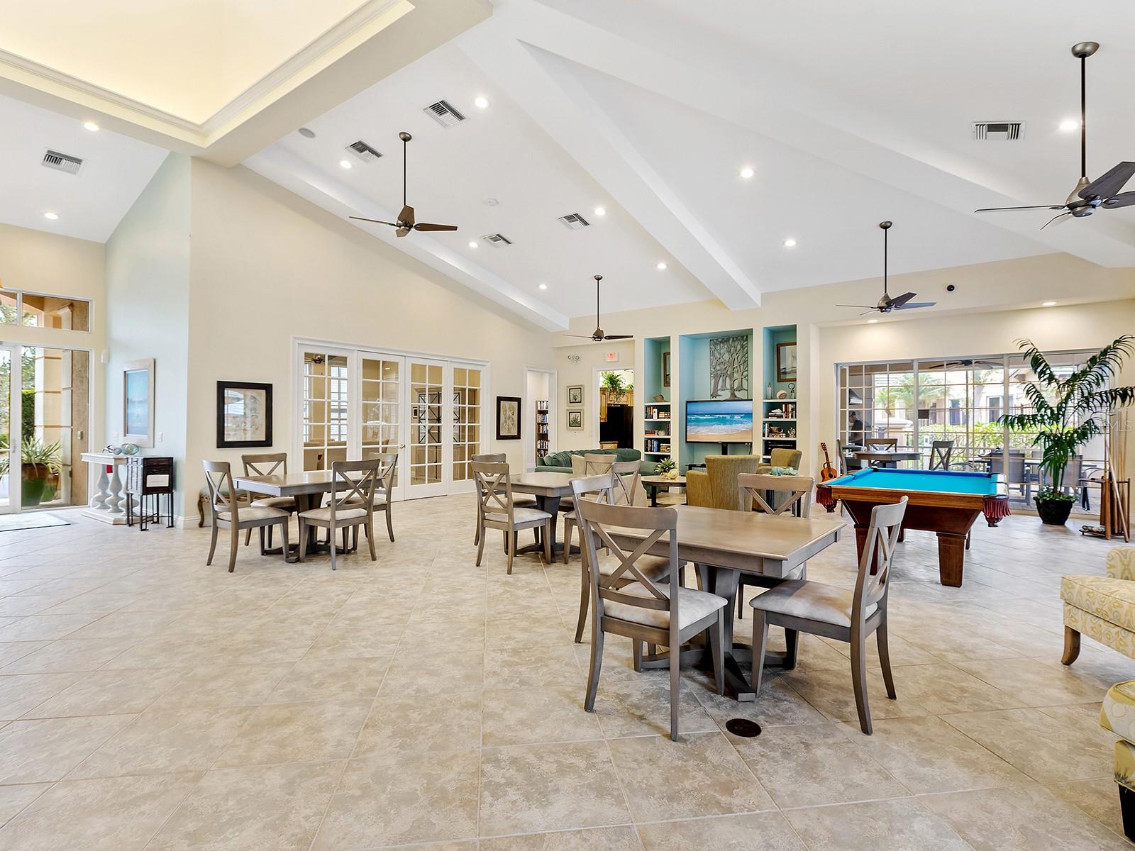 6427 MOORINGS POINT CIR #101, LAKEWOOD RANCH, FL — photo 63