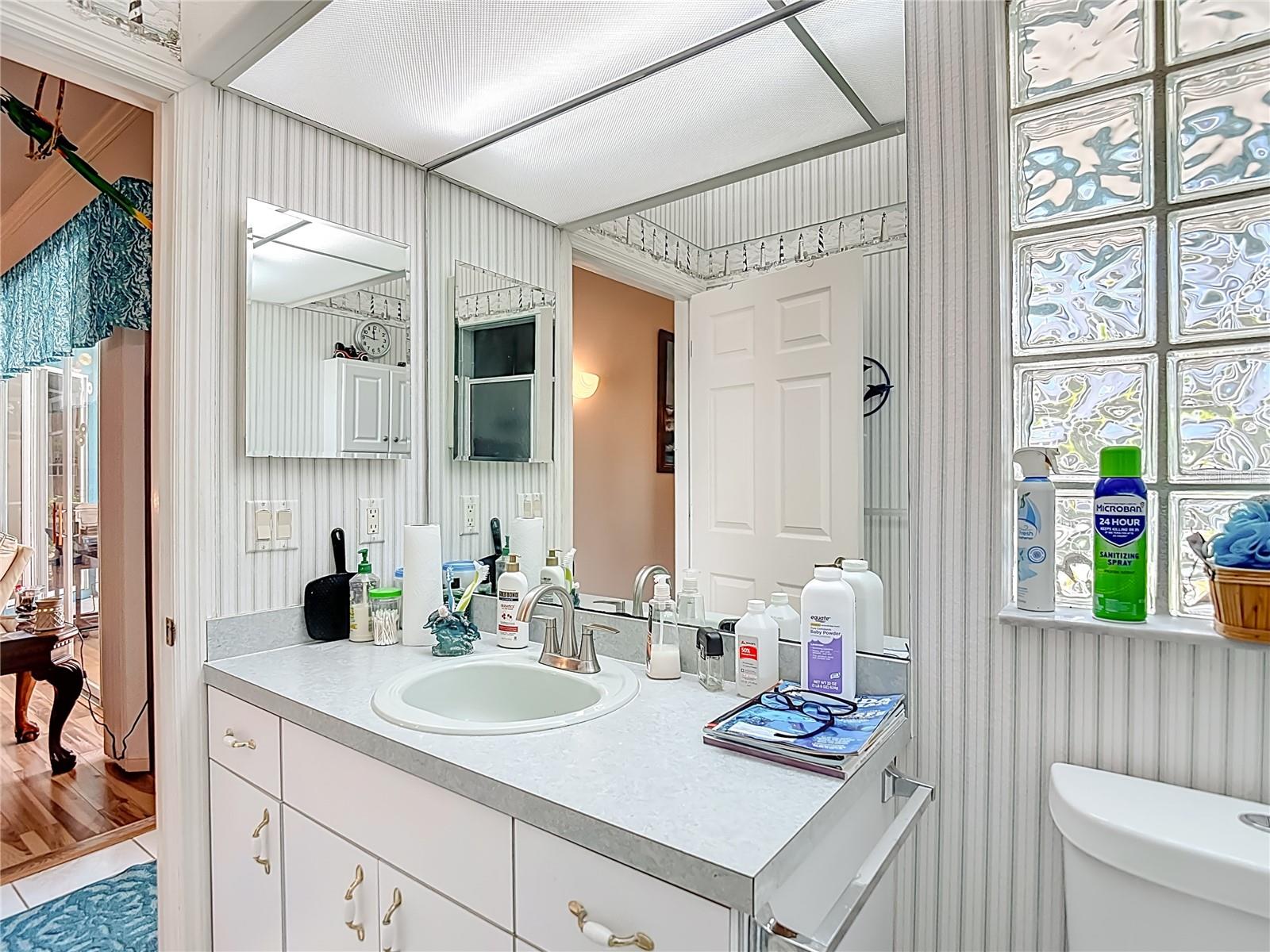 8410 MAYBELLE DR, WEEKI WACHEE, FL — photo 19