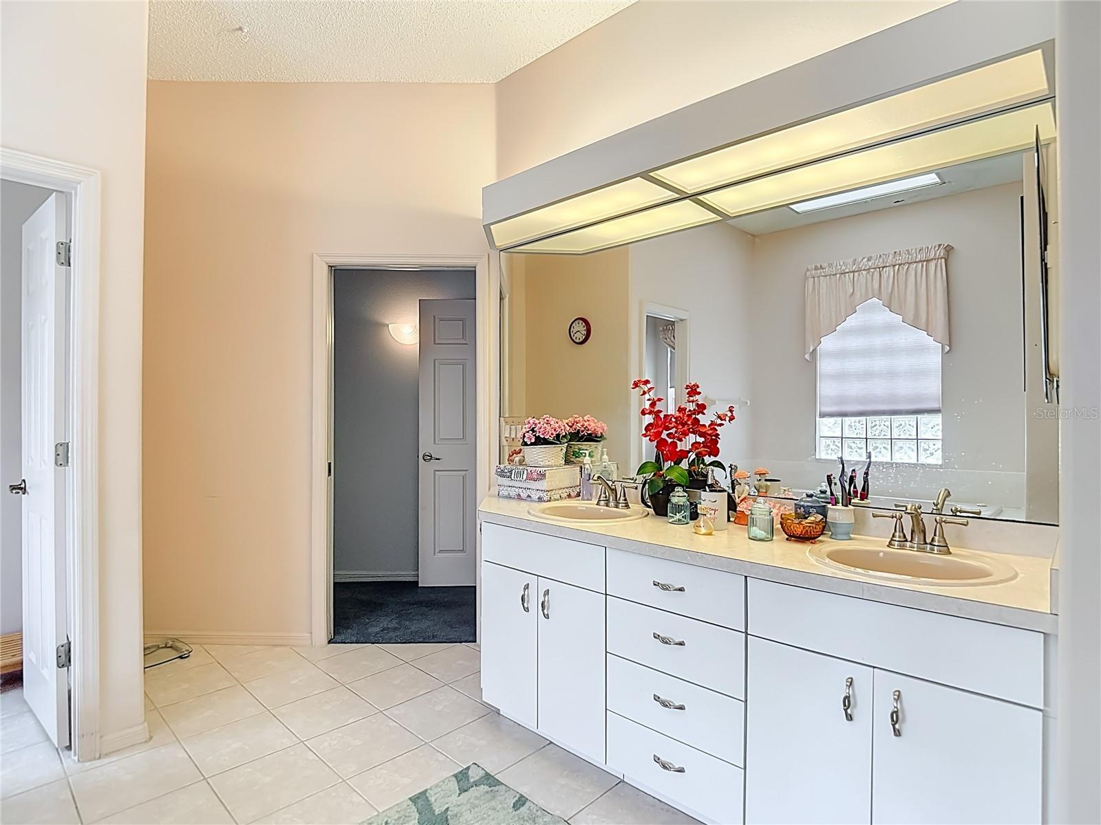 8410 MAYBELLE DR, WEEKI WACHEE, FL — photo 25