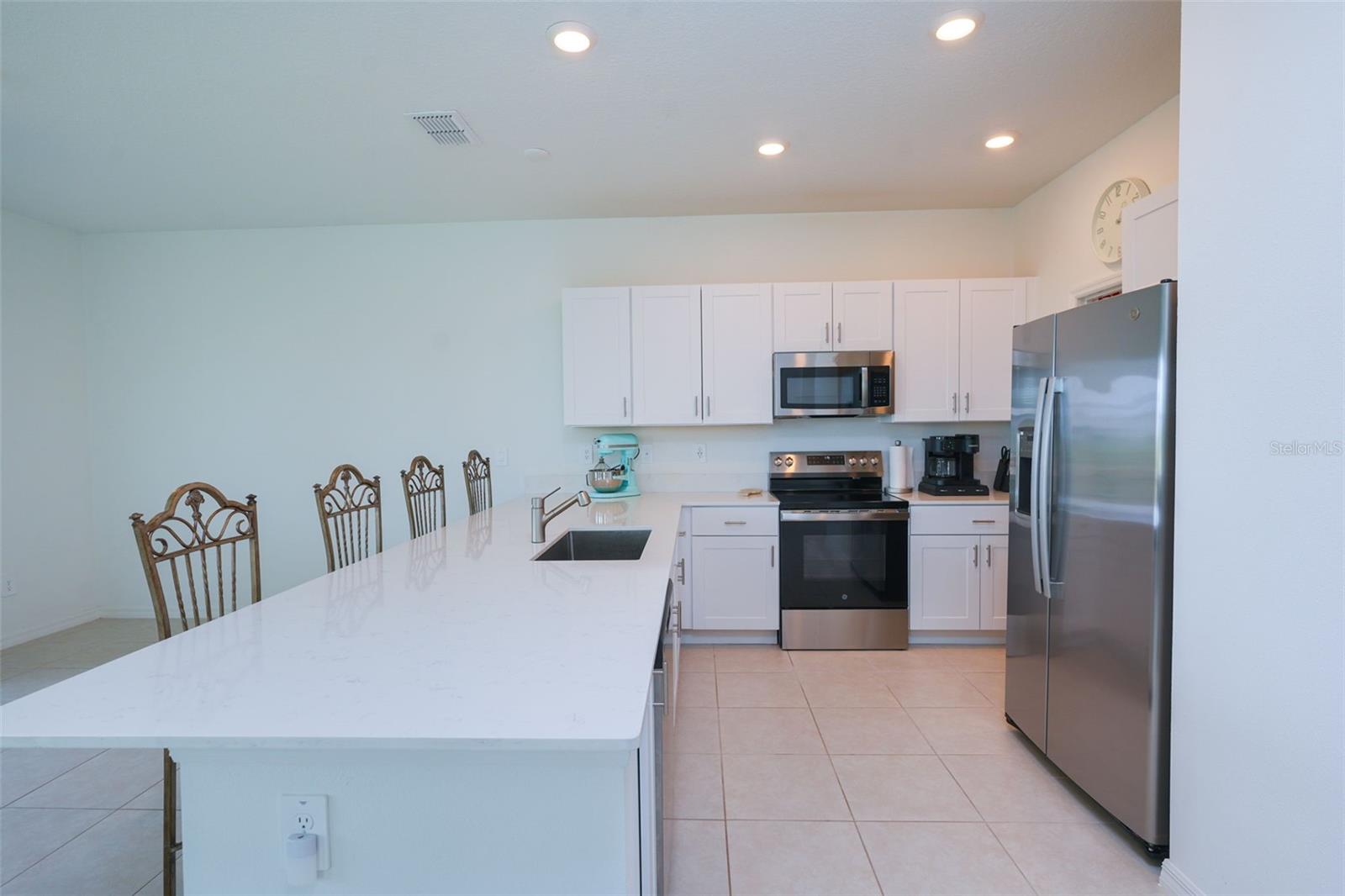 10059 TRUMPET HONEYSUCKLE WAY, SAN ANTONIO, FL — photo 20