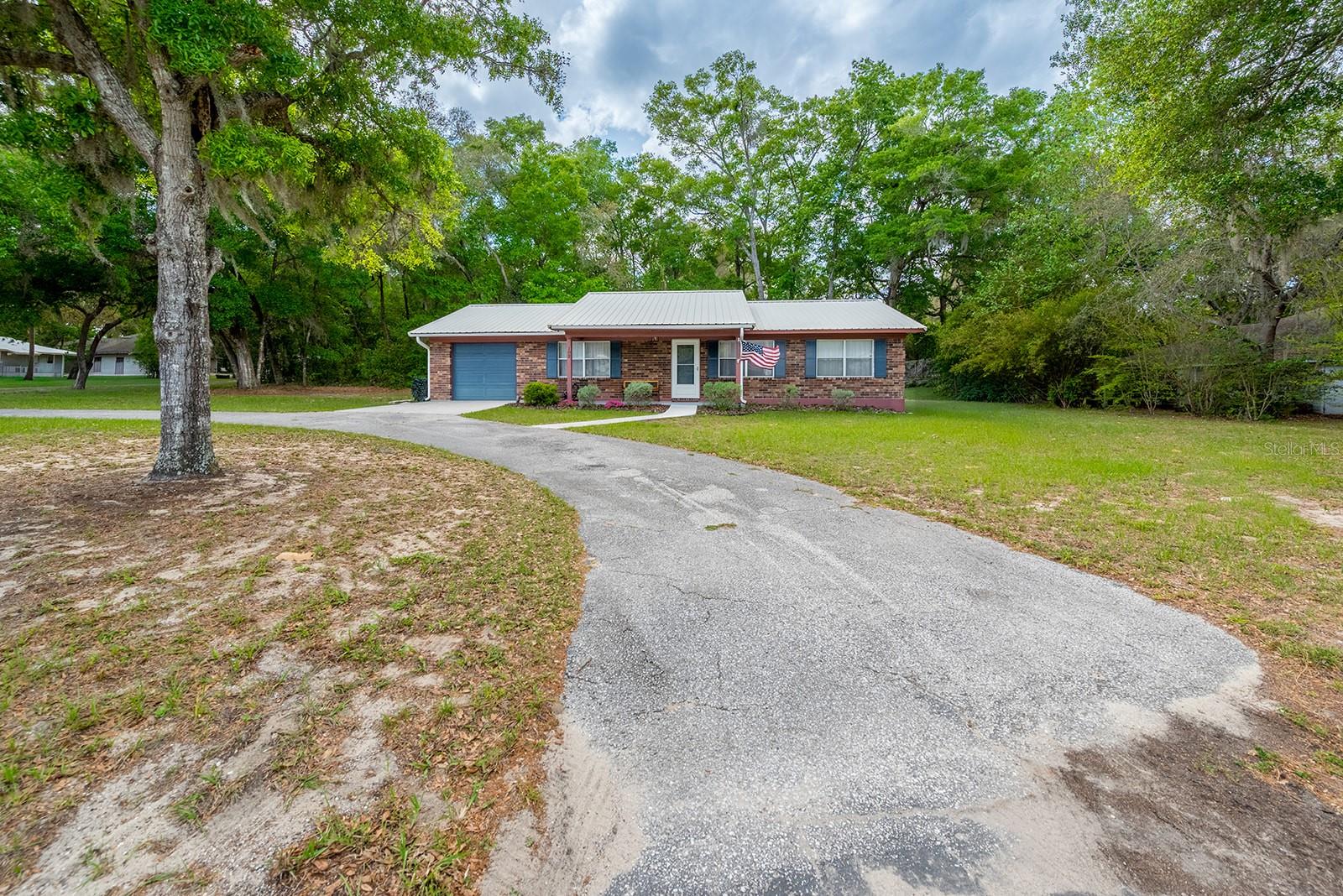 102 SWANS NEST CIR, MELROSE, FL — photo 2