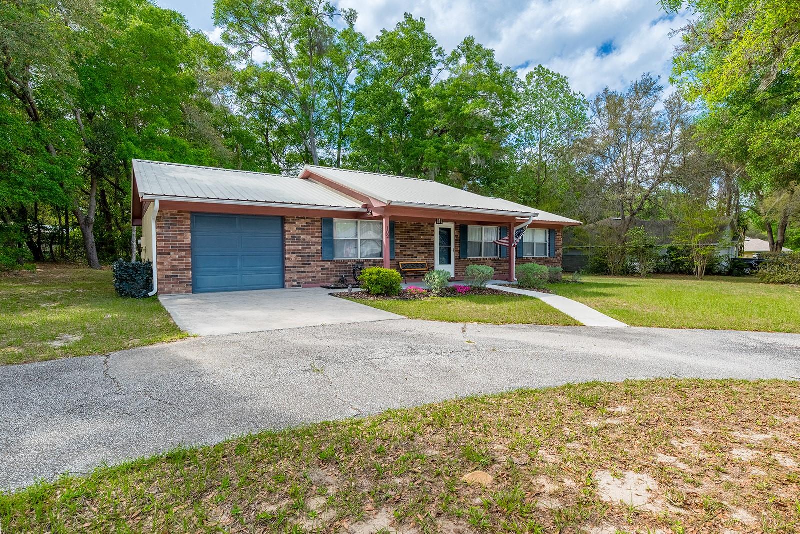 102 SWANS NEST CIR, MELROSE, FL — photo 4