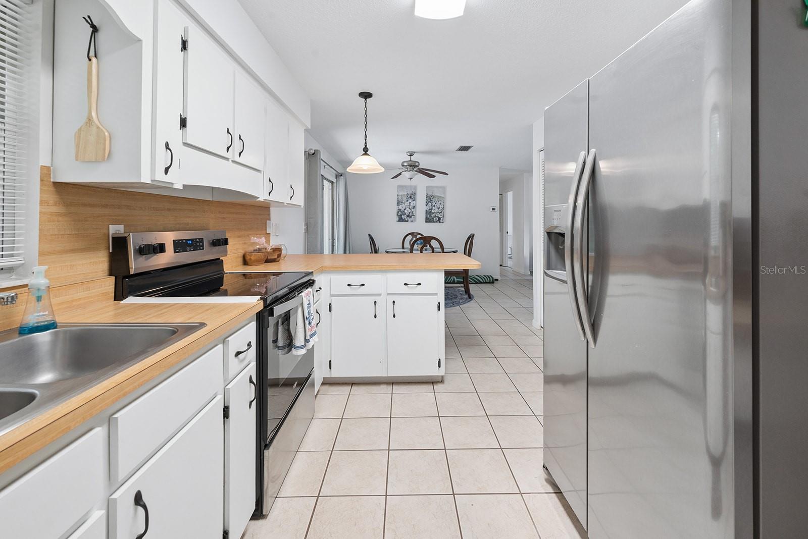 102 SWANS NEST CIR, MELROSE, FL — photo 14