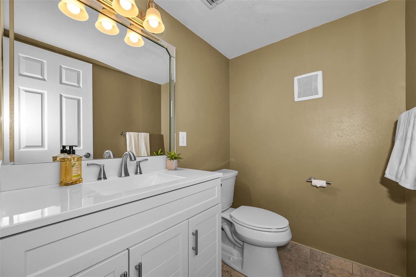 2223 PHILIPPINE DR #35, CLEARWATER, FL — photo 11