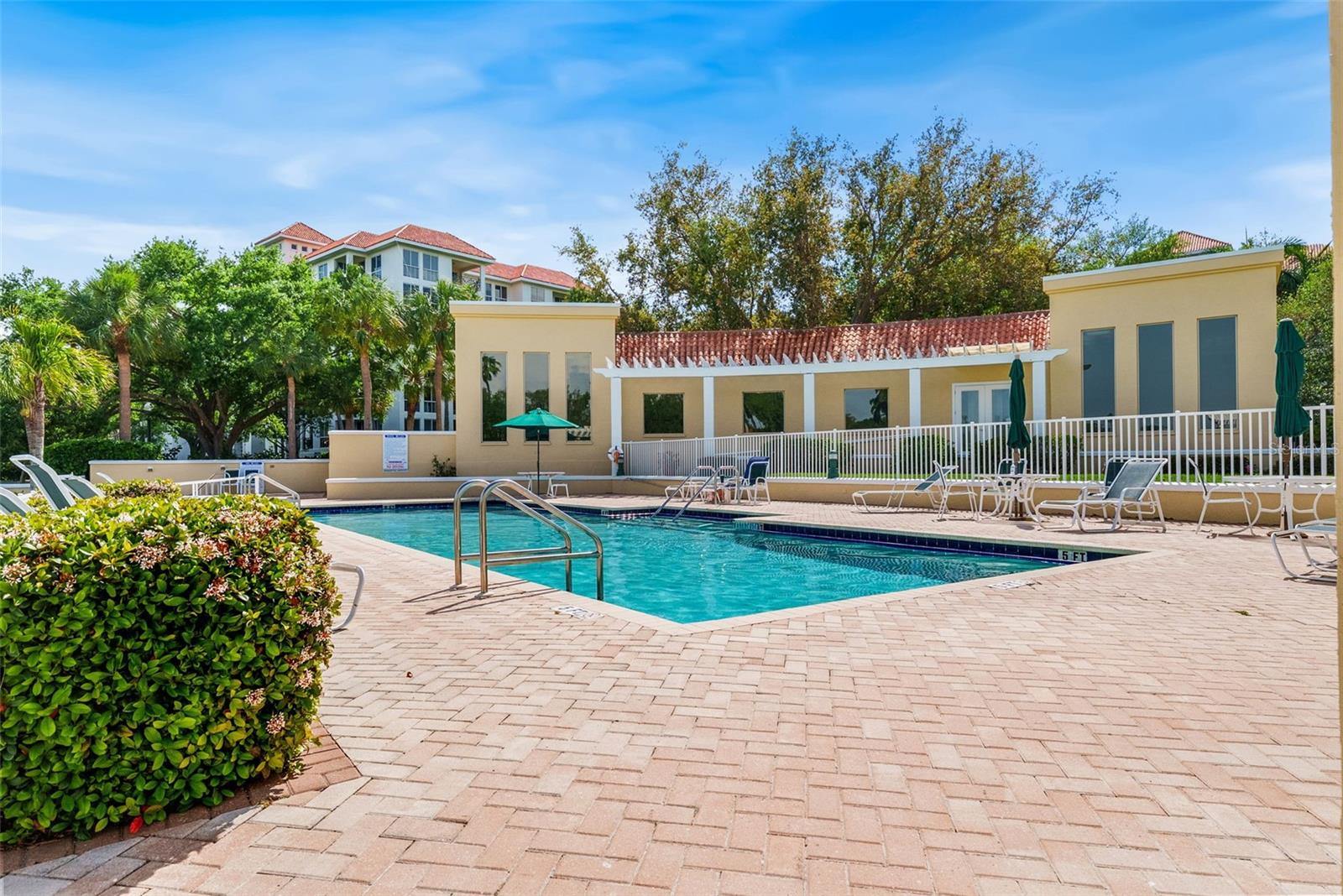 4780 DOLPHIN CAY LN S #109, ST PETERSBURG, FL — photo 49