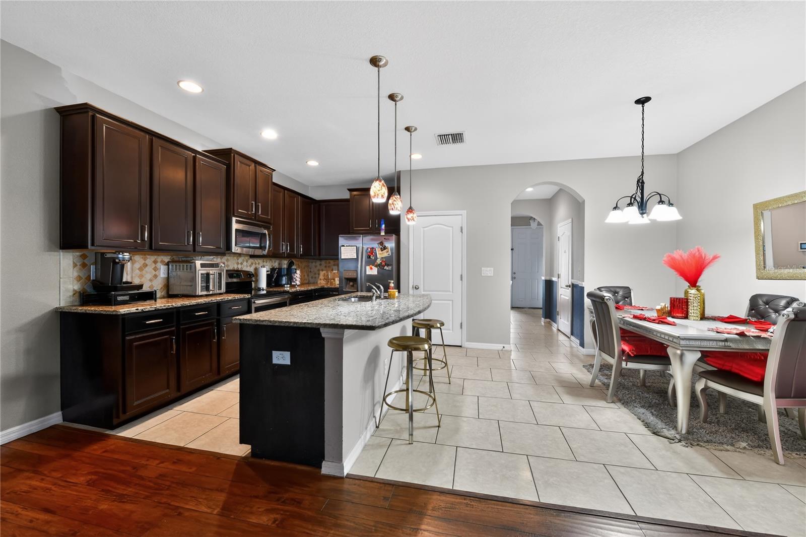 10420 BUTTERFLY WING CT, RIVERVIEW, FL — photo 7