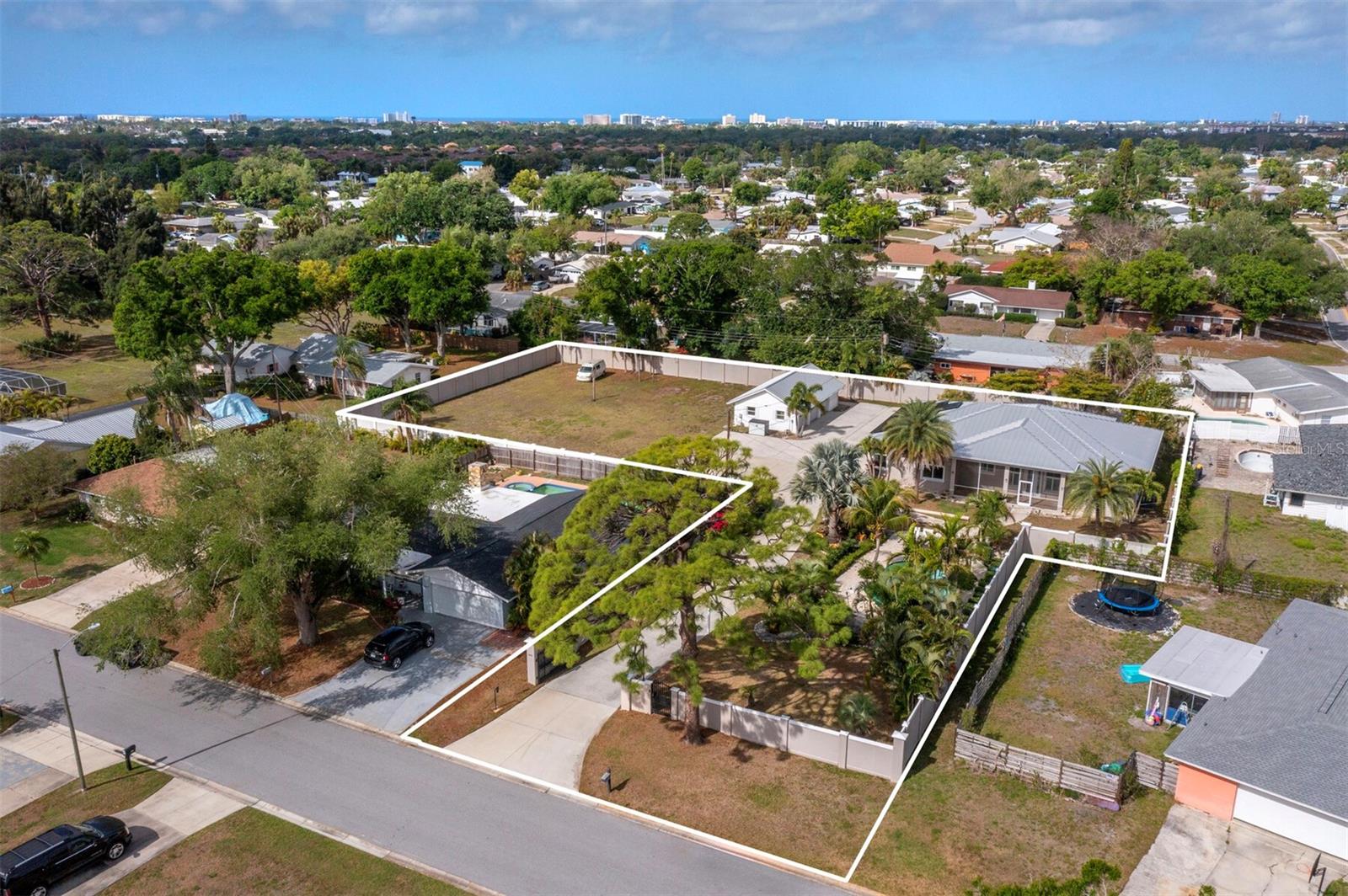 5618 BRITANNIA DR, SARASOTA, FL