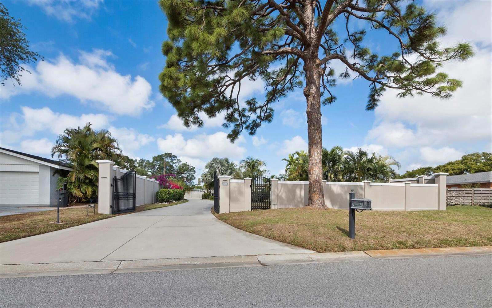 5618 BRITANNIA DR, SARASOTA, FL — photo 4