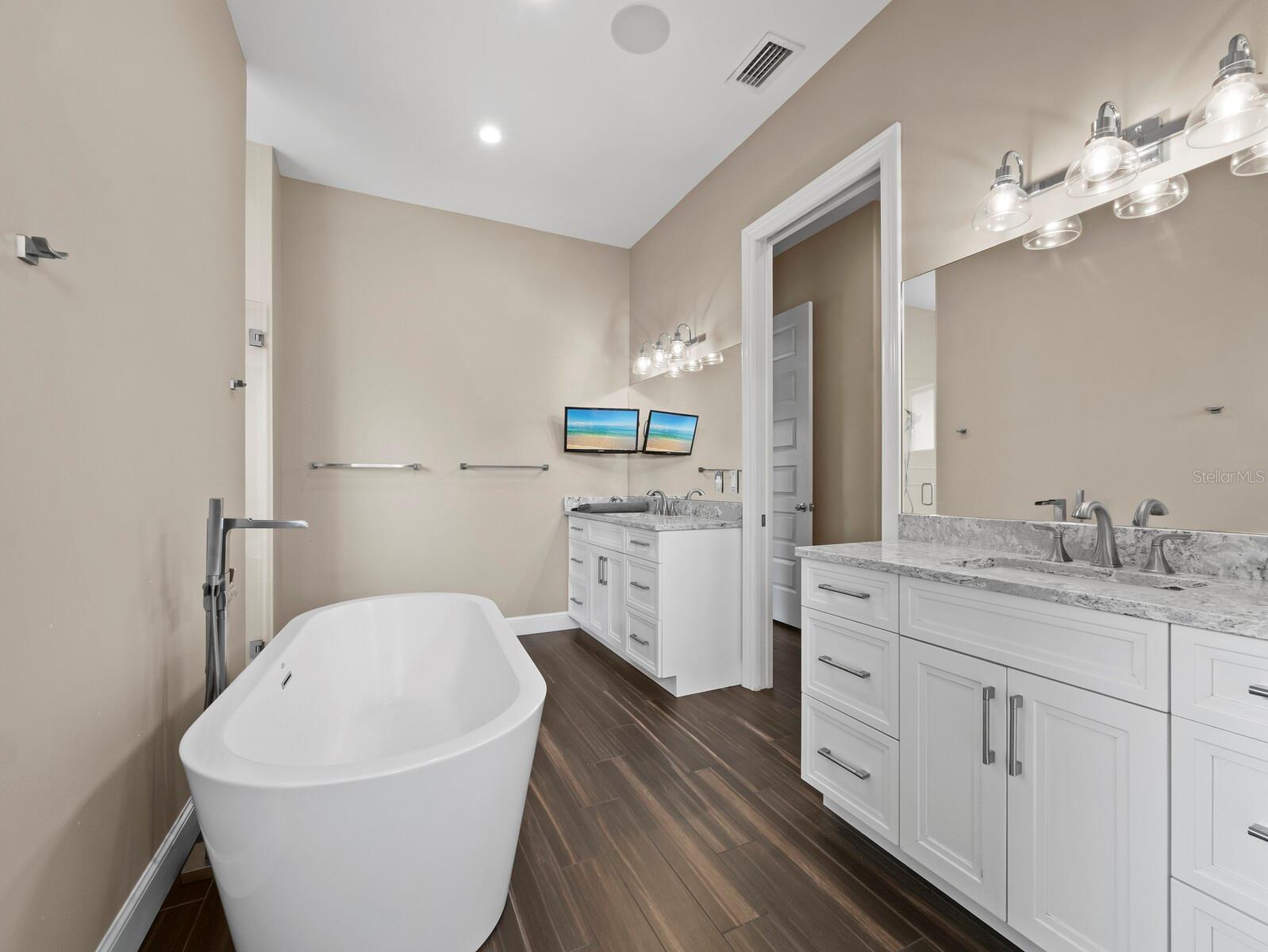 5618 BRITANNIA DR, SARASOTA, FL — photo 28