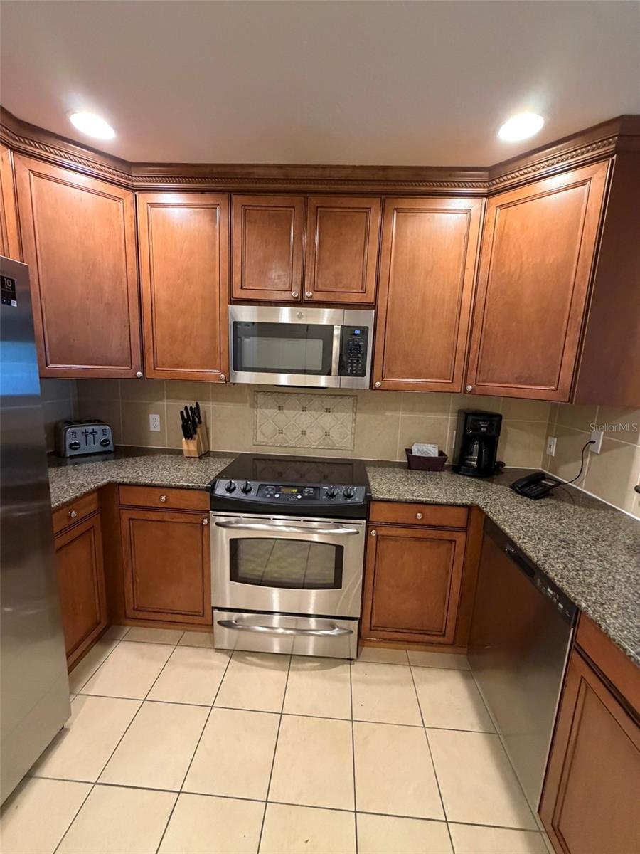 7656 WHISPER WAY #401, REUNION, FL — photo 21