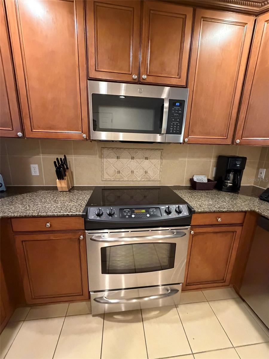 7656 WHISPER WAY #401, REUNION, FL — photo 23