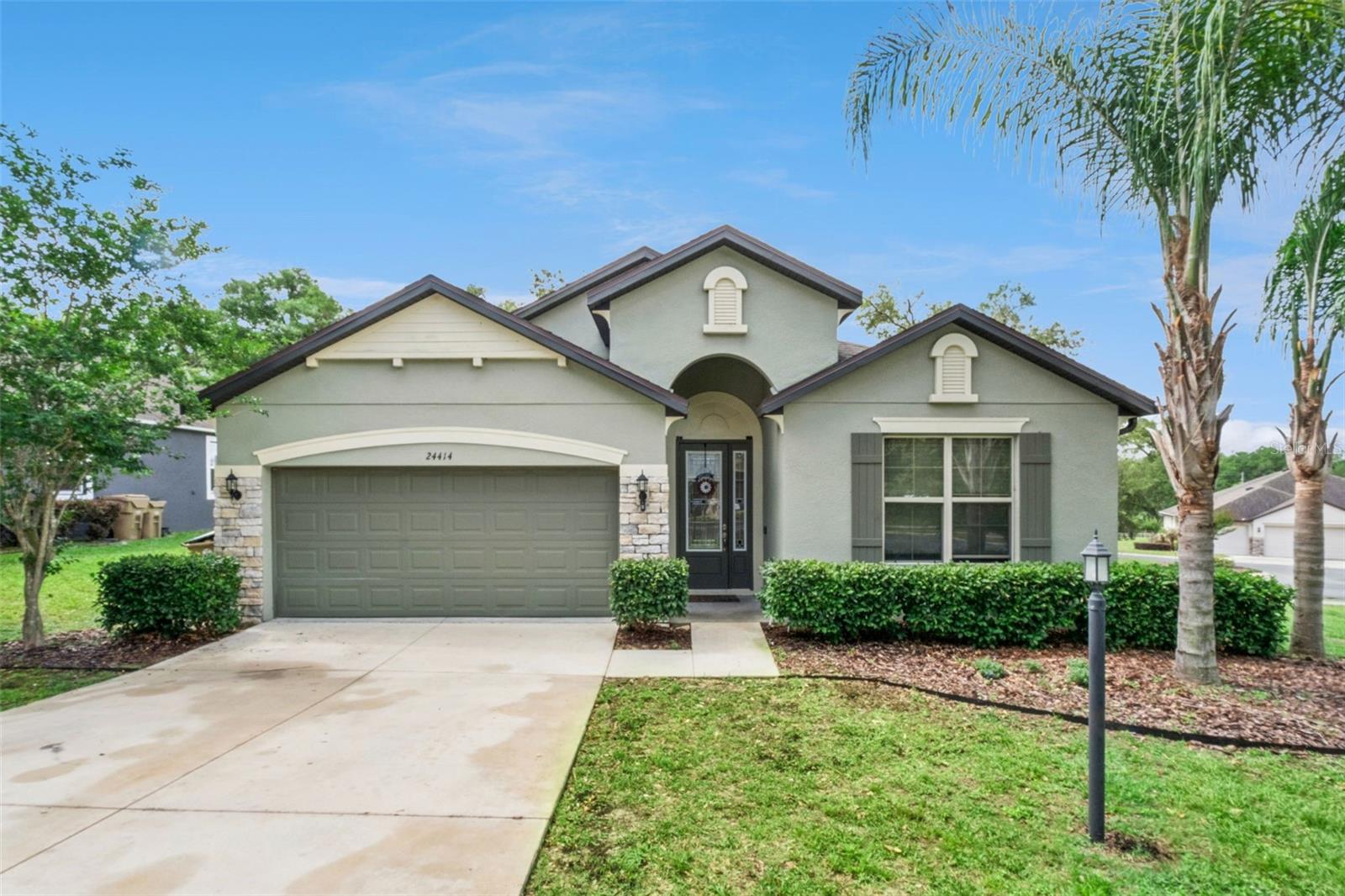 24414 WOODHILL CT, SORRENTO, FL