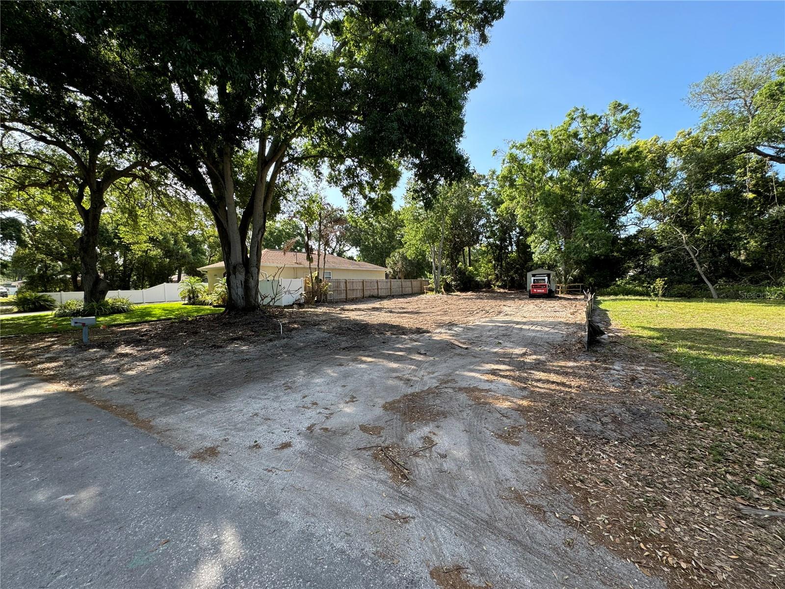 1207 PINE AVE NW, LARGO, FL