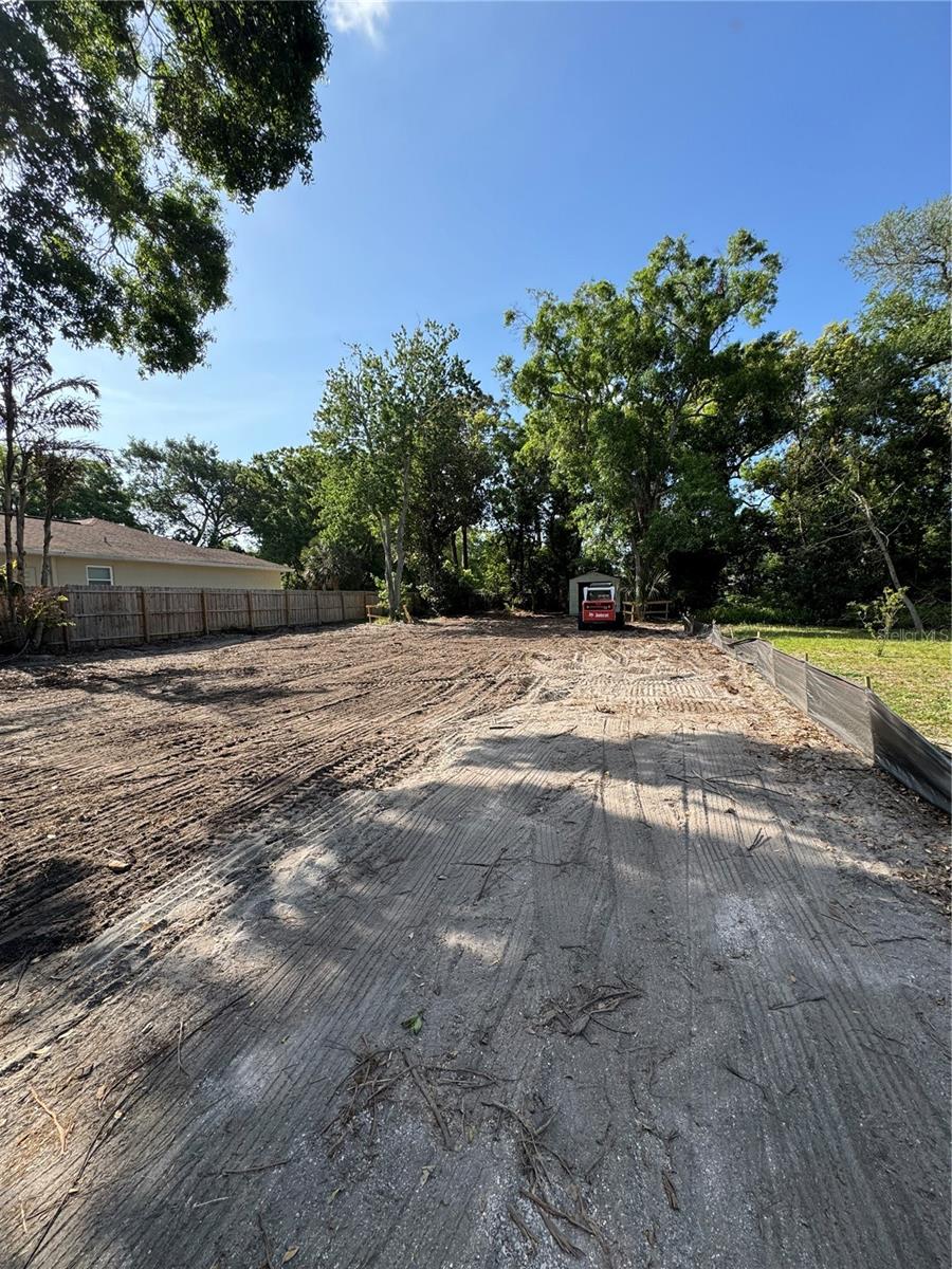 1207 PINE AVE NW, LARGO, FL — photo 2