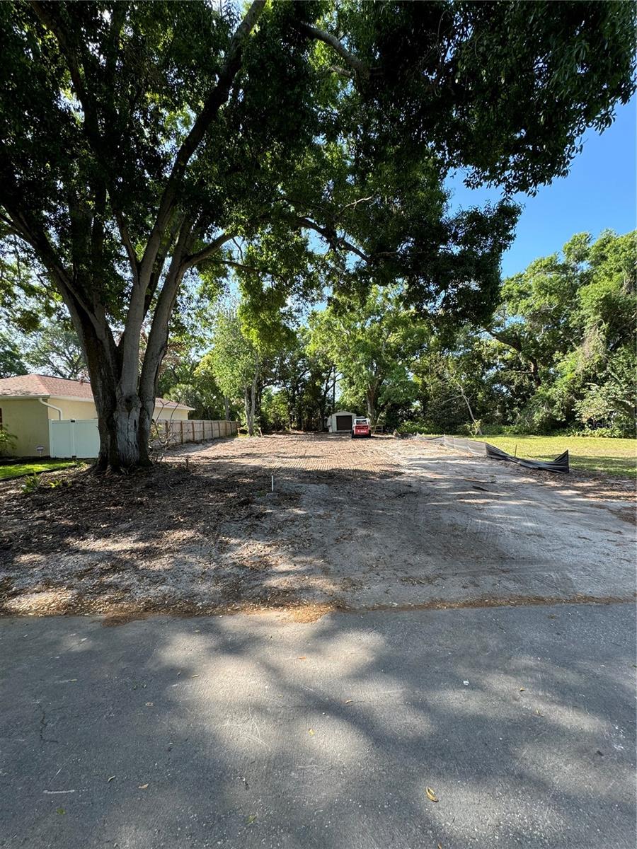 1207 PINE AVE NW, LARGO, FL — photo 3
