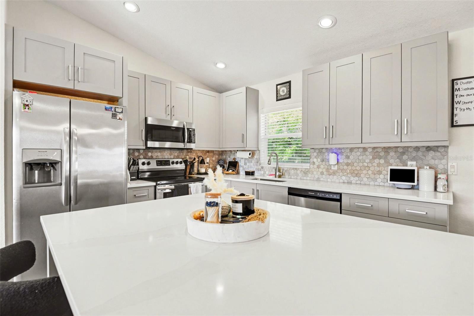 3894 S CHAMBERLAIN BLVD, NORTH PORT, FL — photo 8