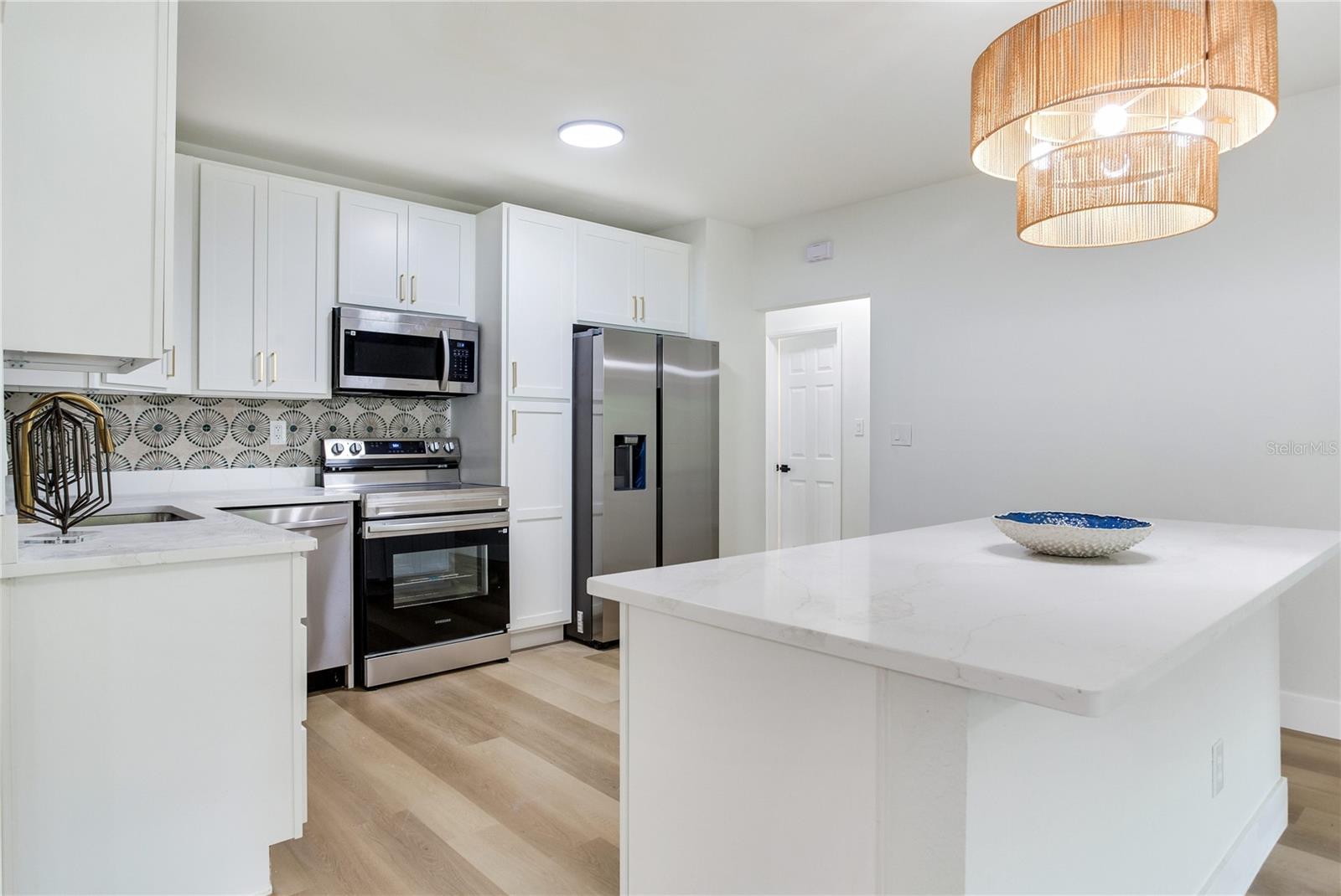 2753 VALENCIA DR, SARASOTA, FL — photo 25