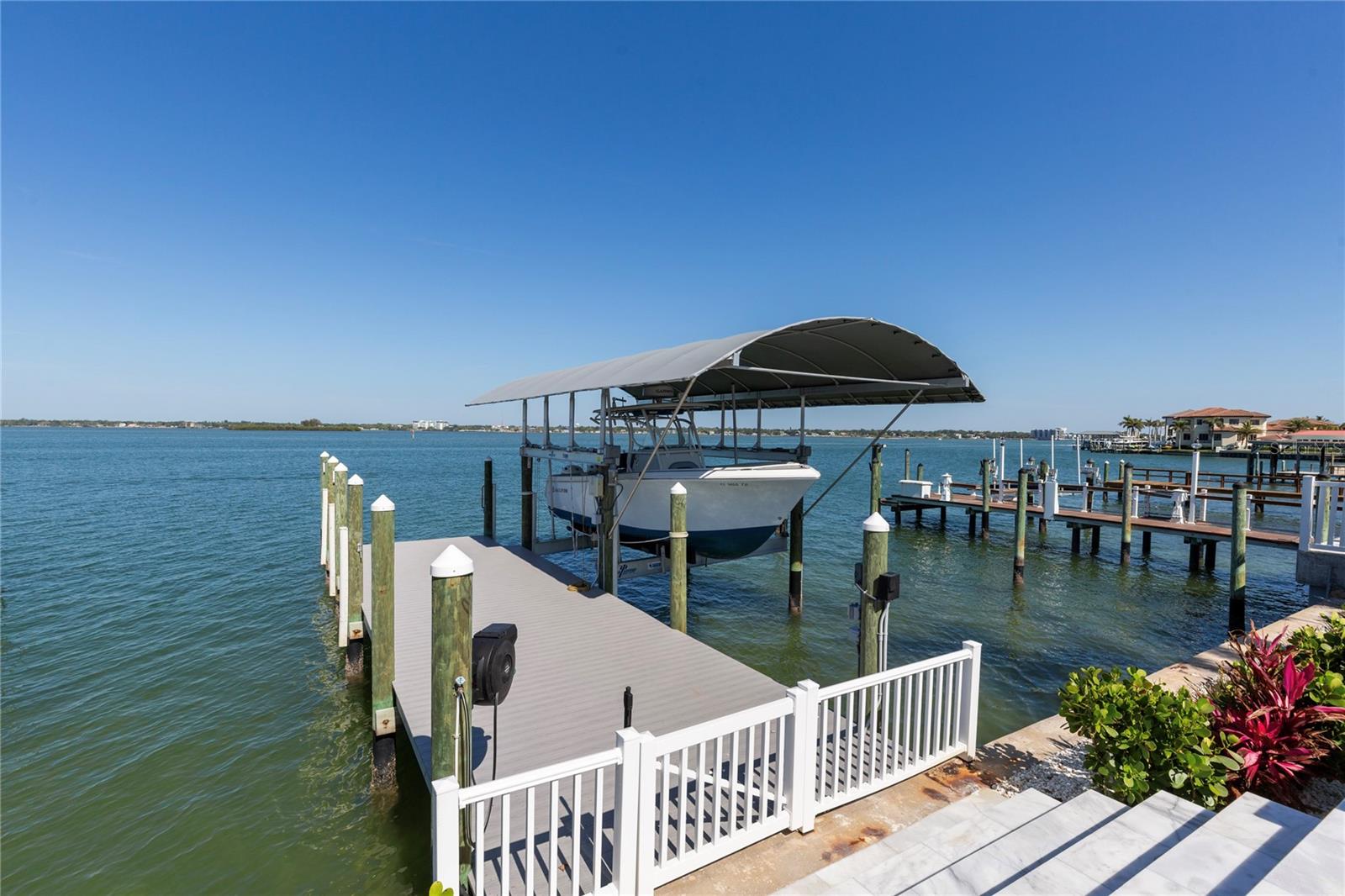 631 HARBOR IS, CLEARWATER BEACH, FL — photo 43