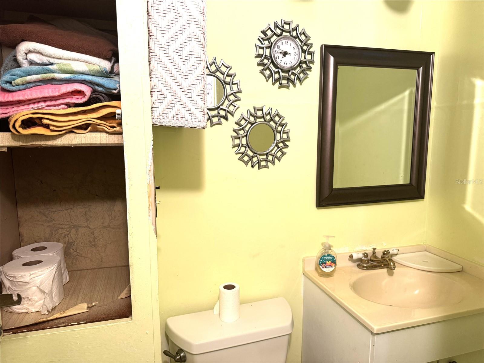 254 SOUTHWINDS DR, SARASOTA, FL — photo 17
