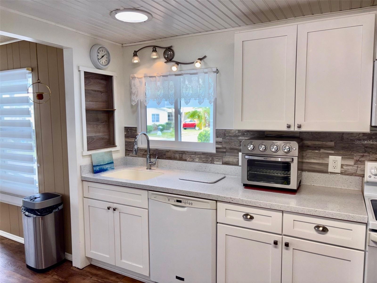 413 CERVINA DR N, VENICE, FL — photo 10