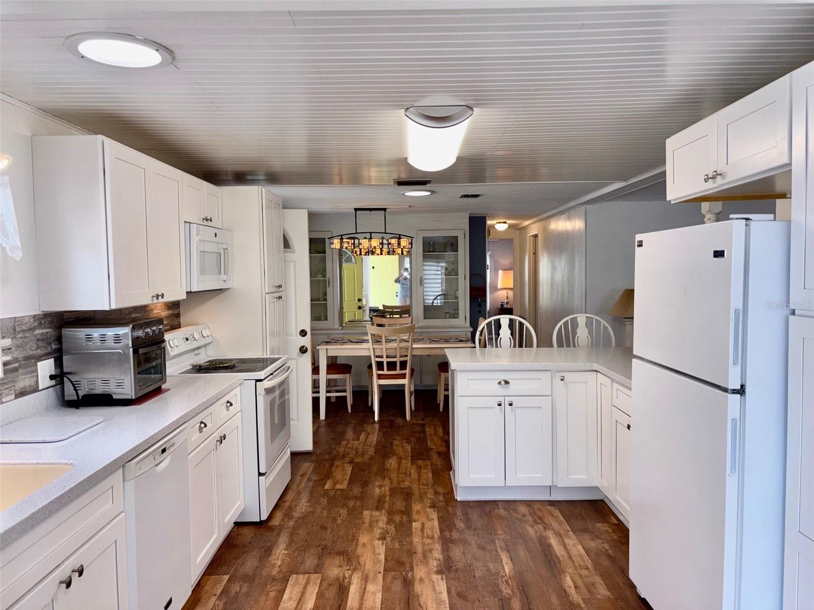 413 CERVINA DR N, VENICE, FL — photo 13
