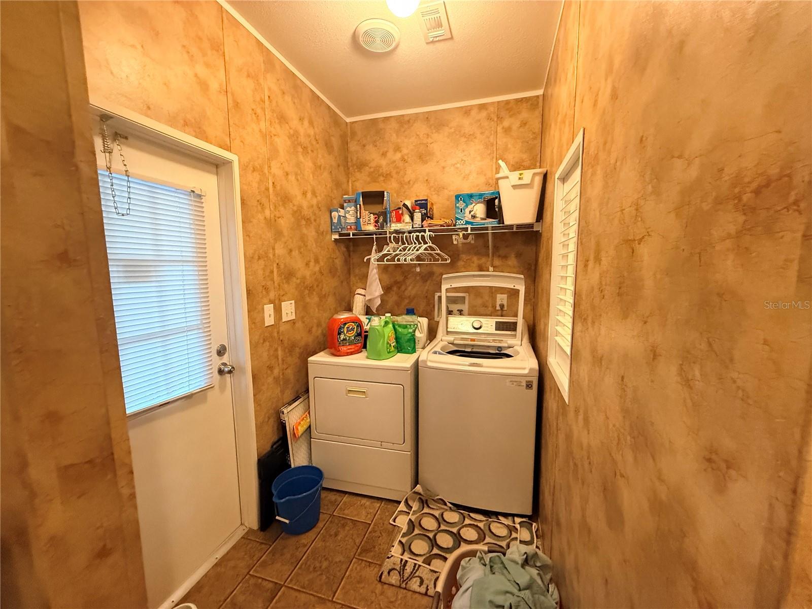 21809 SUNSET DR, ASTOR, FL — photo 24