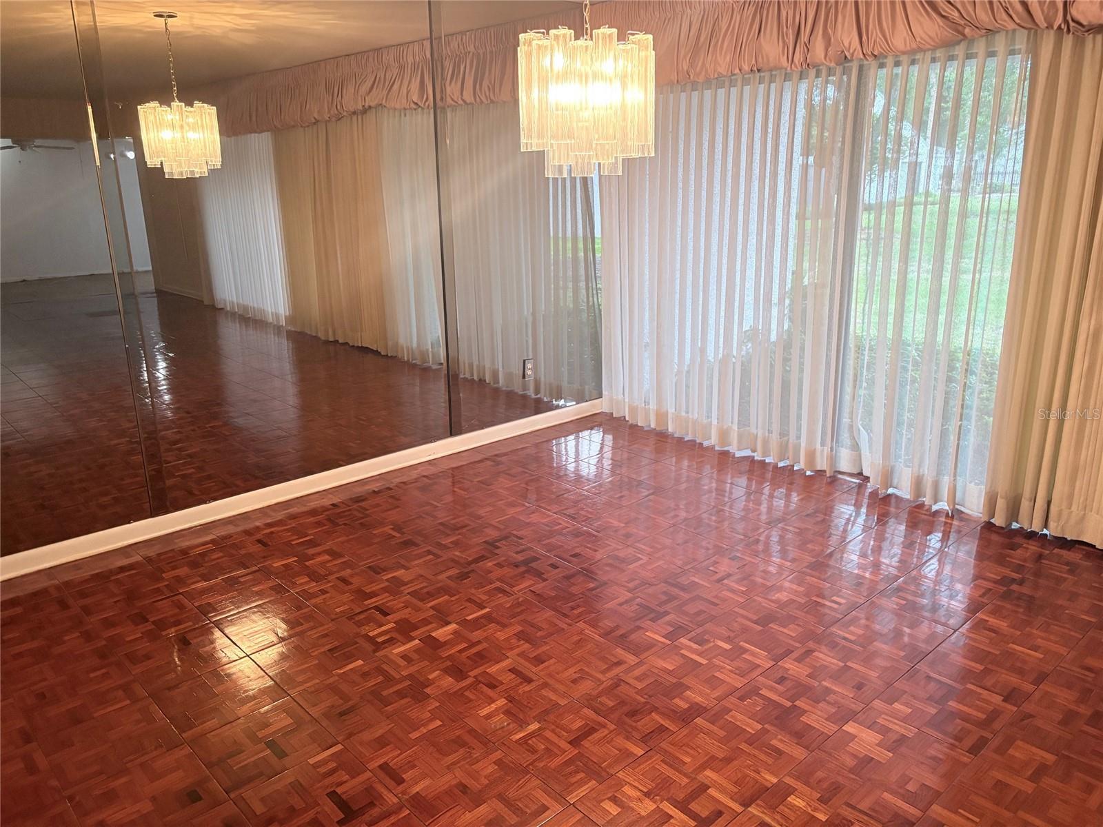 14111 CYPRESS CIR, TAMPA, FL — photo 8