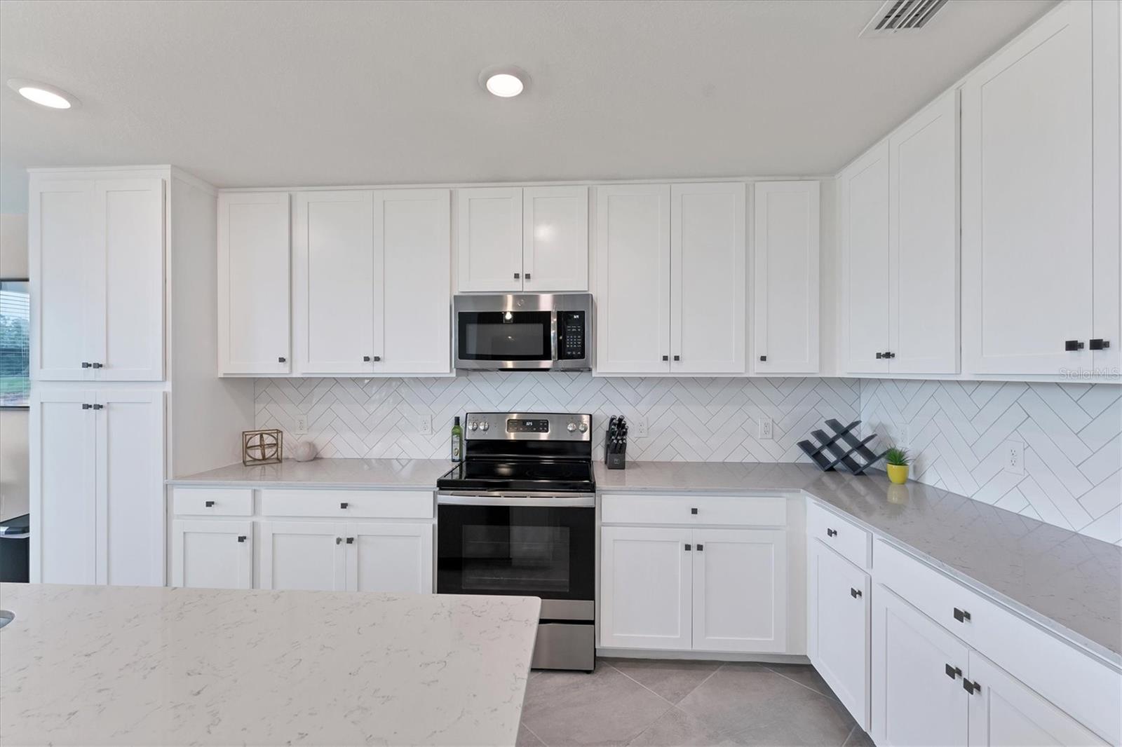 17704 GAWTHROP DR #102, BRADENTON, FL — photo 8