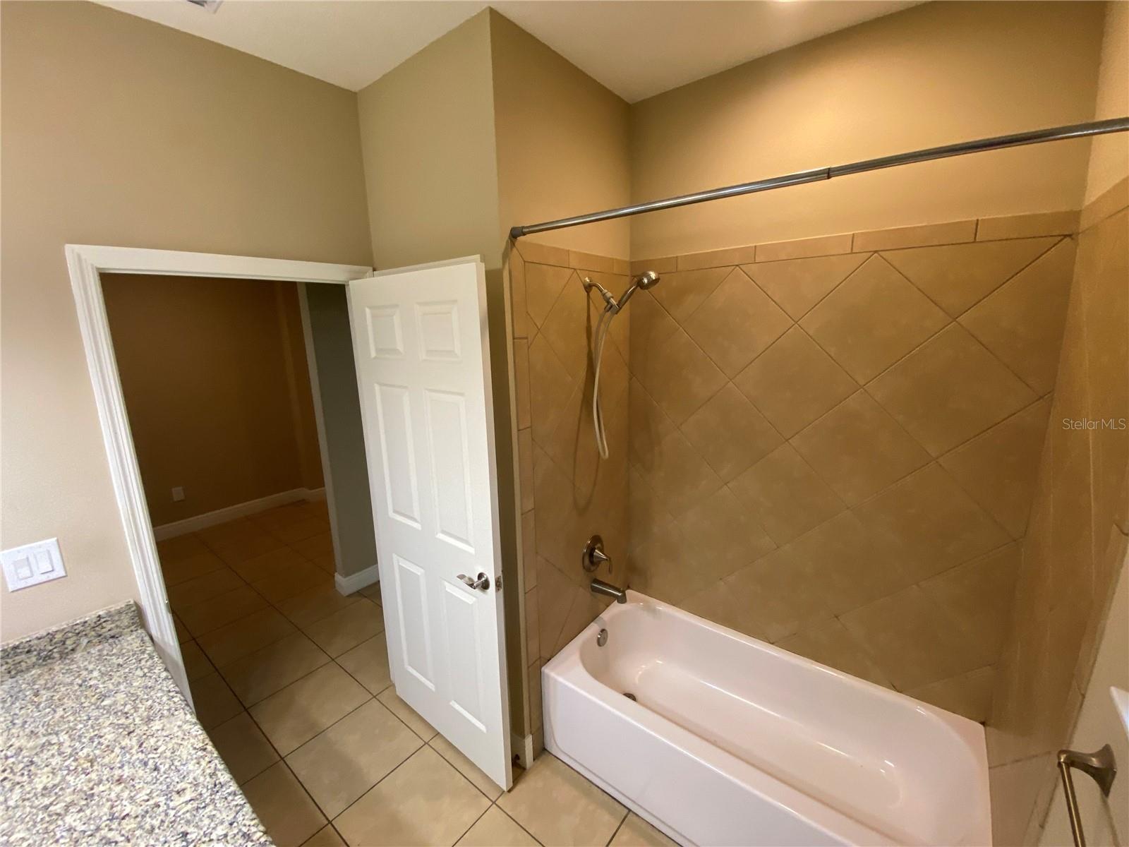532 MANNS HARBOR DR, APOLLO BEACH, FL — photo 9