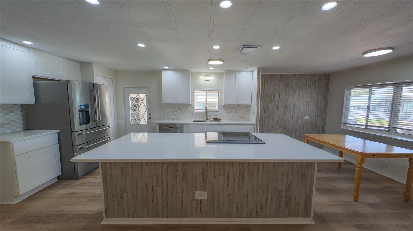 229 DIXIE, TARPON SPRINGS, FL — photo 14