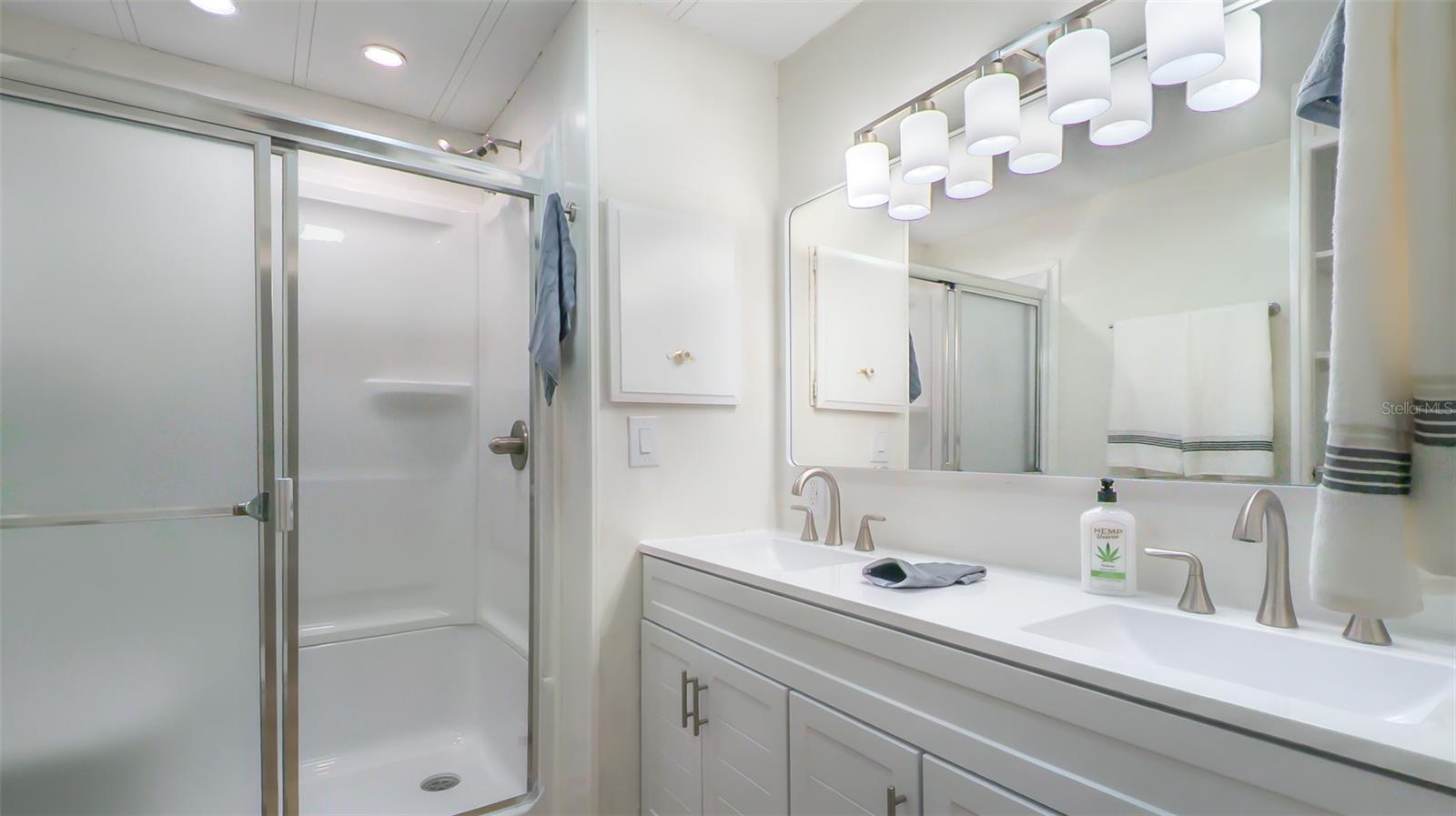 229 DIXIE, TARPON SPRINGS, FL — photo 20