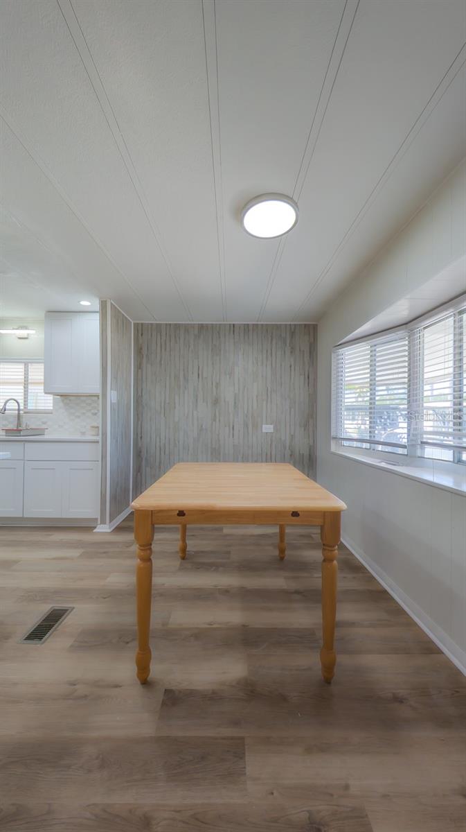 229 DIXIE, TARPON SPRINGS, FL — photo 35
