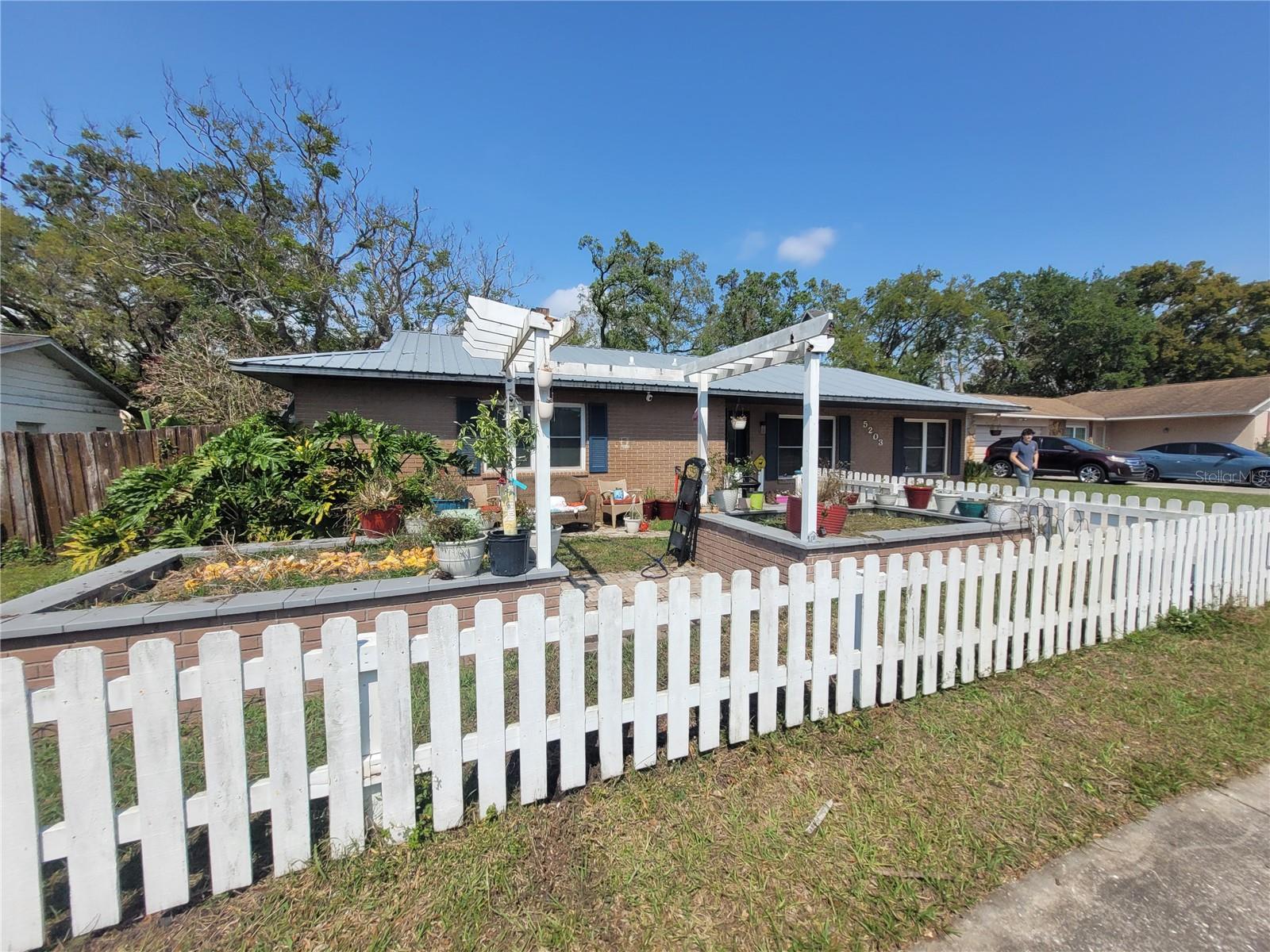 5203 PRESIDENTIAL ST, SEFFNER, FL — photo 2