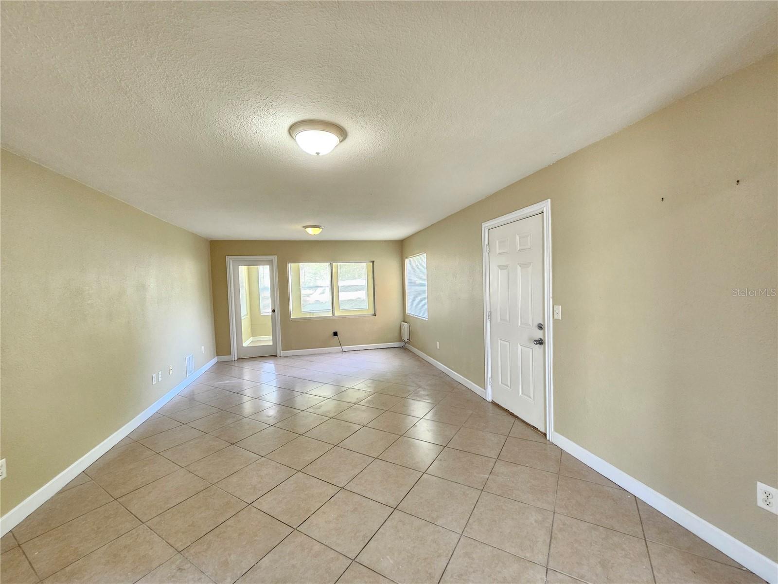 1365 DREW ST #102, CLEARWATER, FL — photo 3