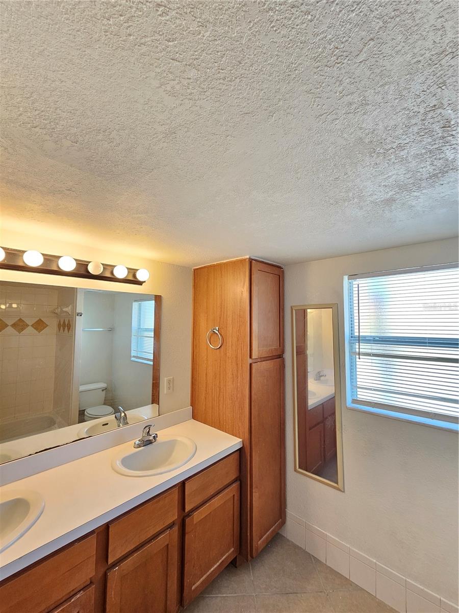 1365 DREW ST #102, CLEARWATER, FL — photo 11