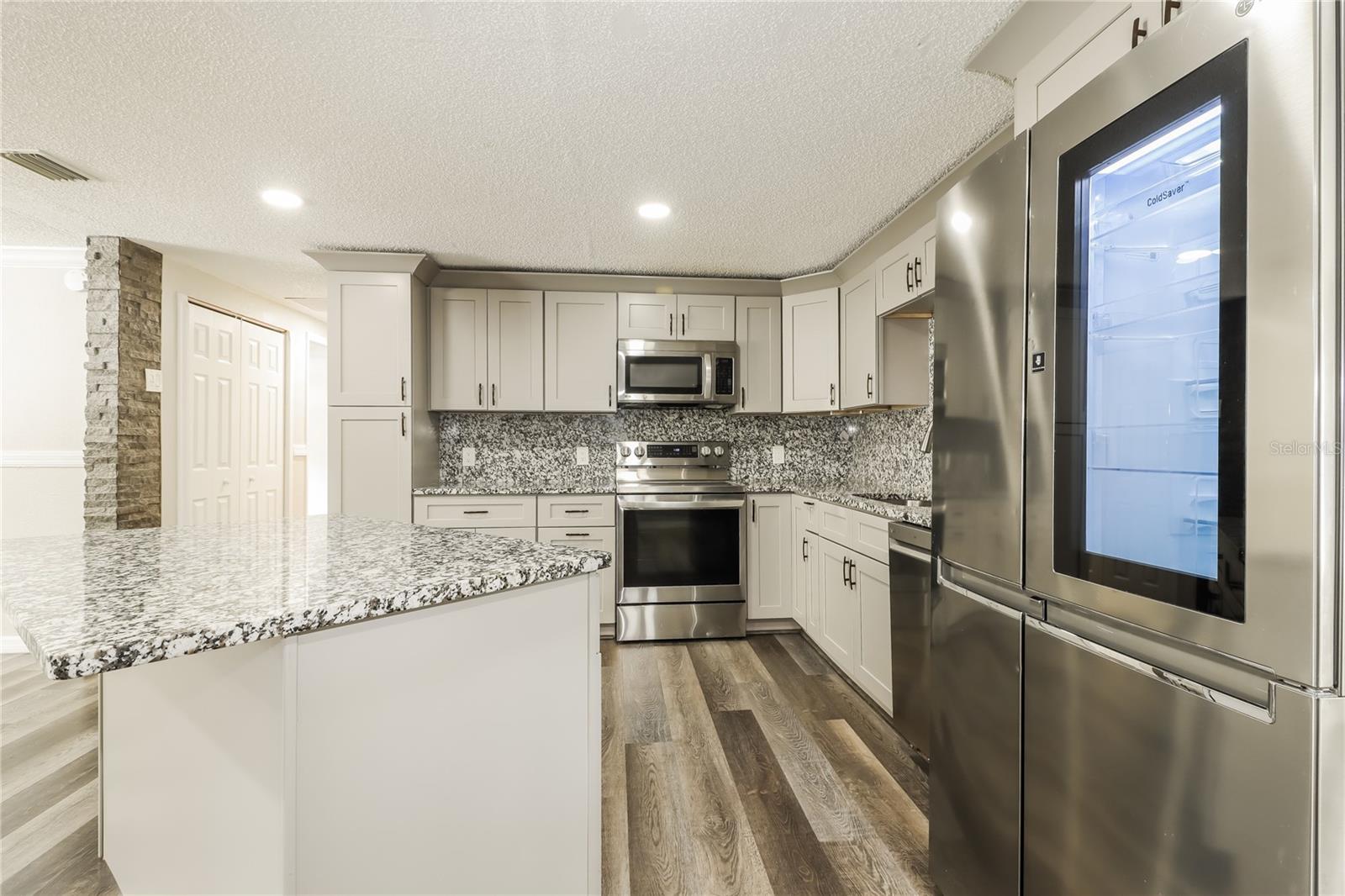 3147 36TH AVE N, ST PETERSBURG, FL — photo 12