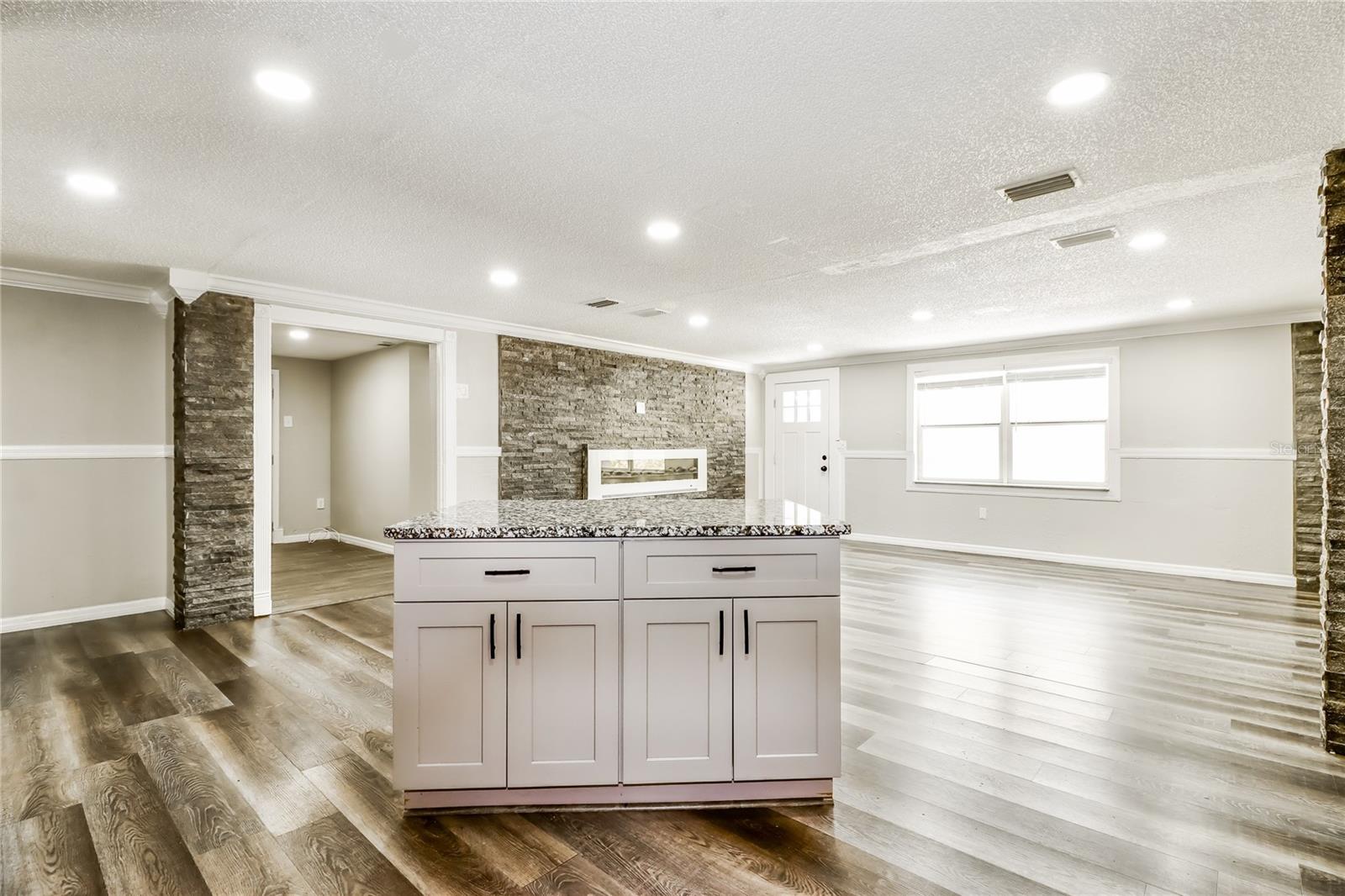 3147 36TH AVE N, ST PETERSBURG, FL — photo 14