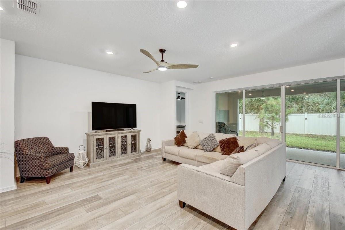 2824 QUAIL CREST CT, VALRICO, FL — photo 11