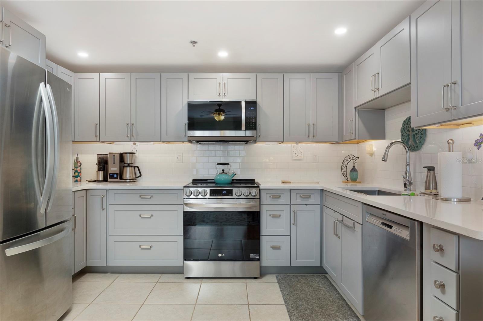 219 4TH AVE N #202, ST PETERSBURG, FL — photo 7