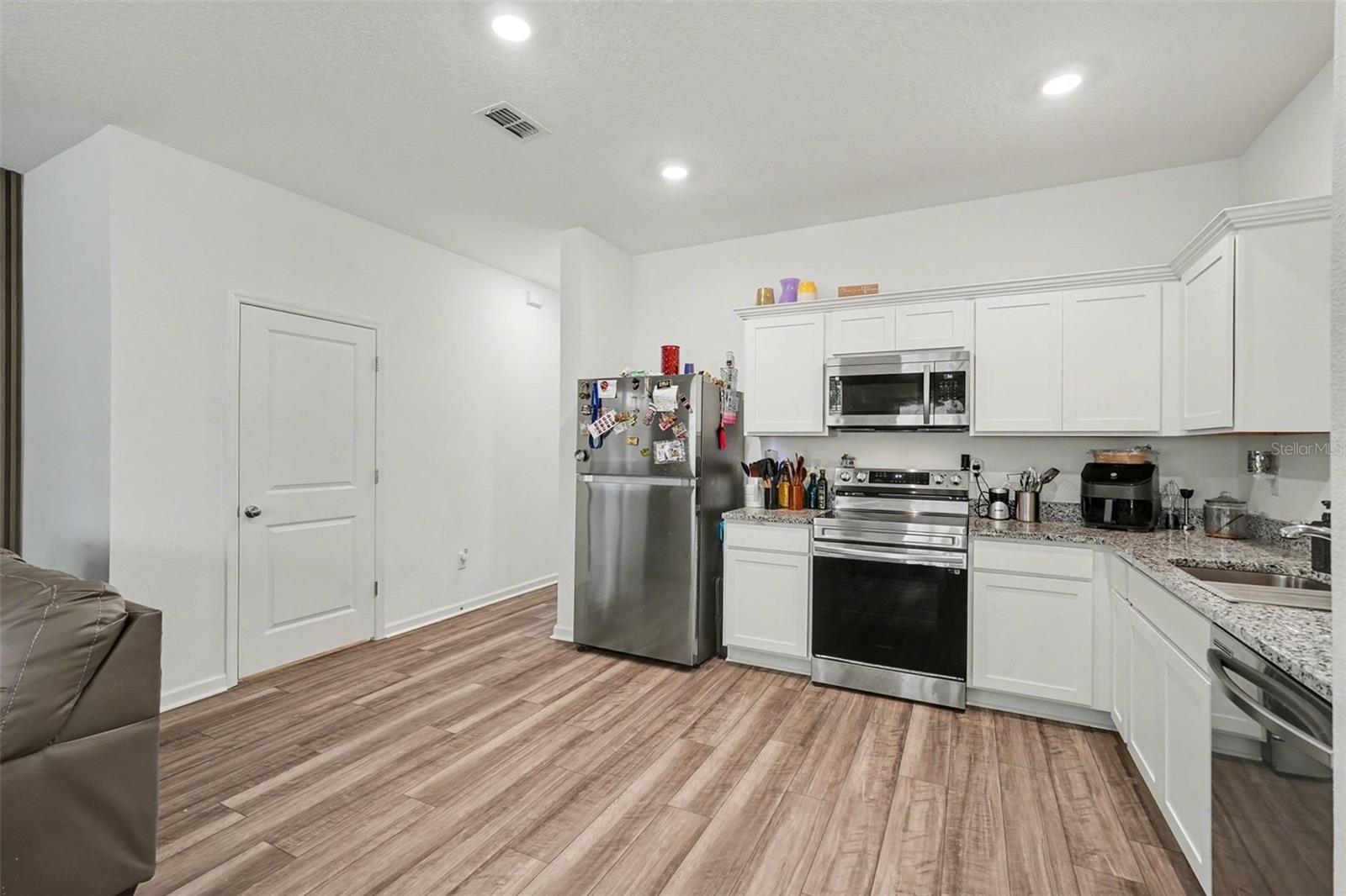 6203 DAERR RIDGE ST, ZEPHYRHILLS, FL — photo 17