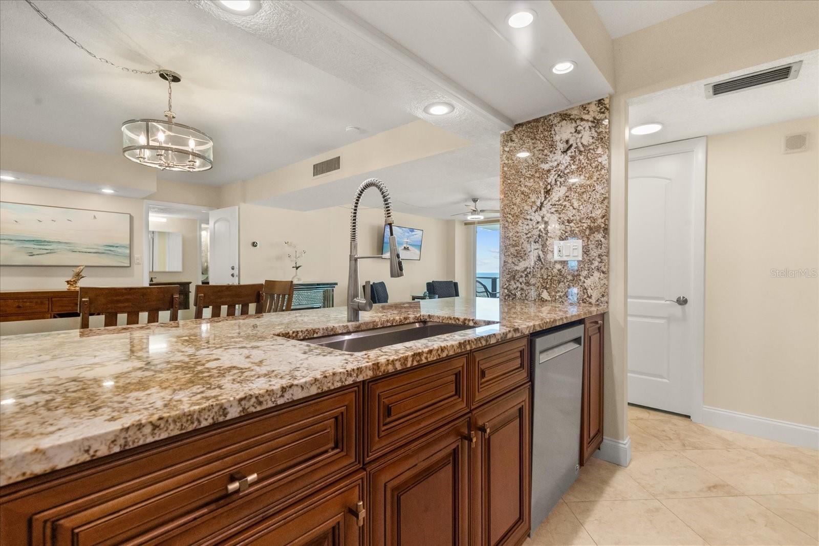 450 S GULFVIEW BLVD #802, CLEARWATER BEACH, FL — photo 6