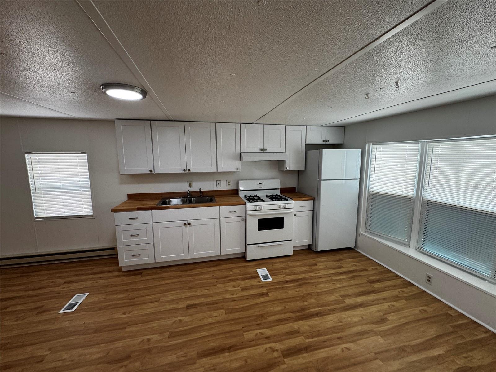1350 COUNTY DR, TAVARES, FL — photo 10
