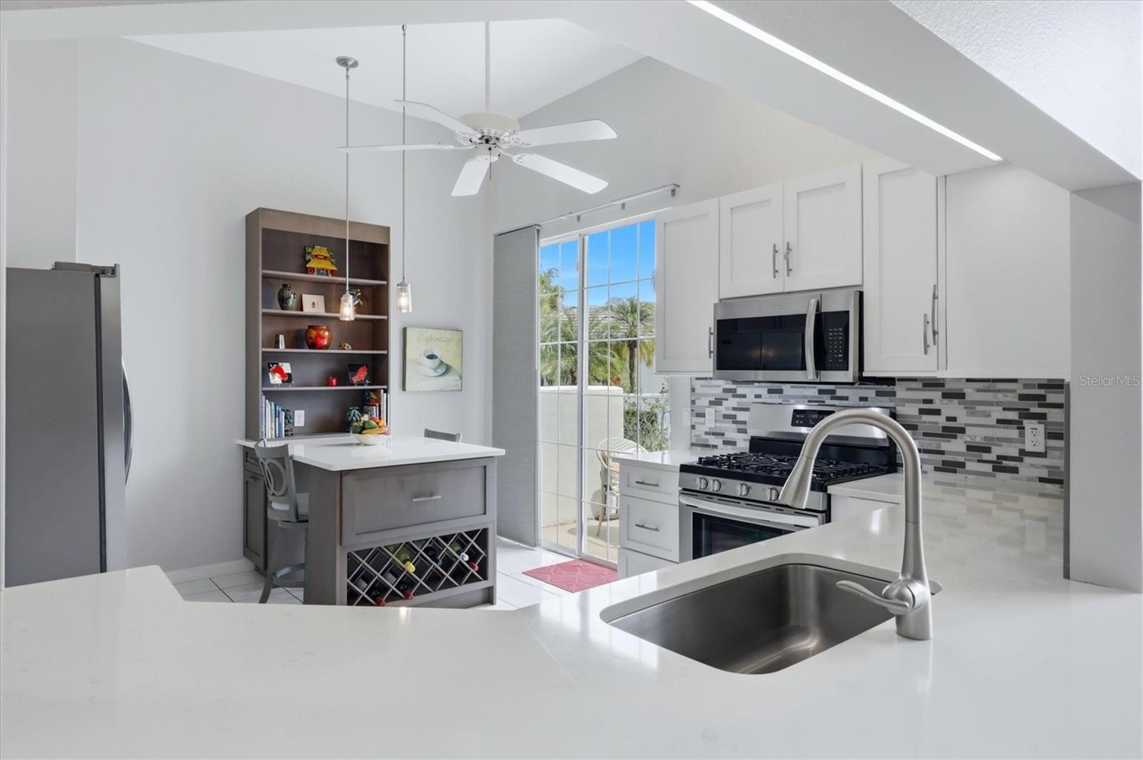 7731 WHITEBRIDGE GLN, UNIVERSITY PARK, FL — photo 13