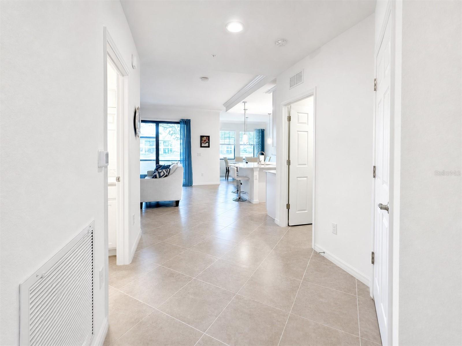 10054 CROOKED CREEK DR #102, VENICE, FL — photo 2