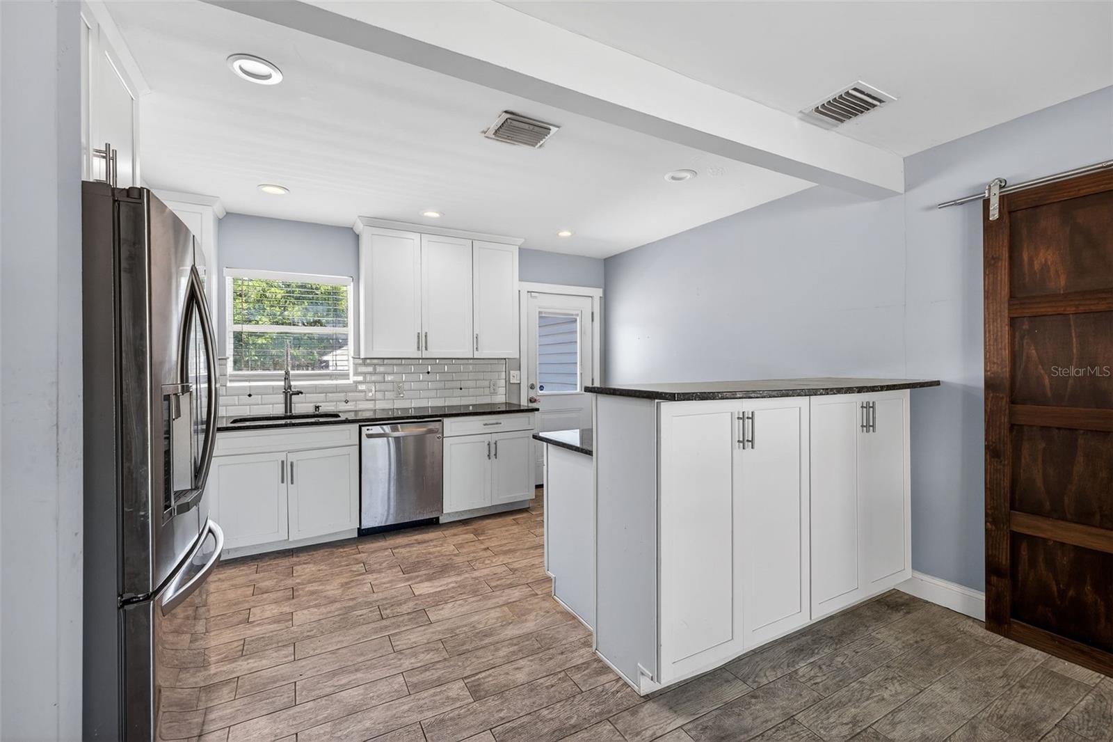 734 40TH AVE NE, ST PETERSBURG, FL — photo 9