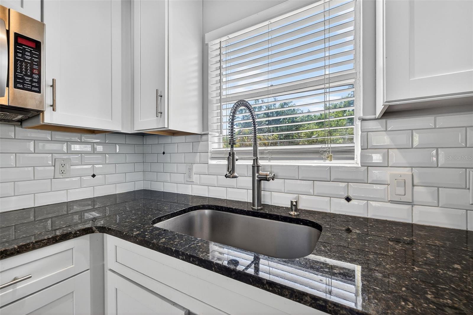 734 40TH AVE NE, ST PETERSBURG, FL — photo 11